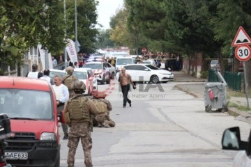 Sakarya'da şehrin göbeğinde pompalı tüfekli dehşet