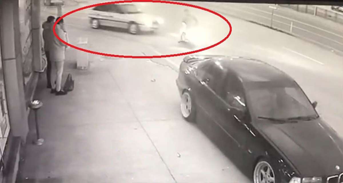 Samsun'da otomobil ile motosikletin çarpıştığı kaza kamerada