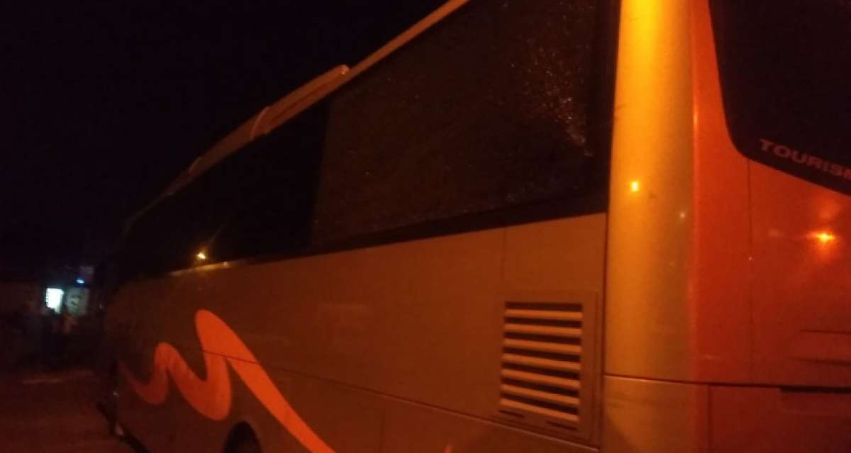 Samsunspor otobüsüne Adana'da taşlı saldırı