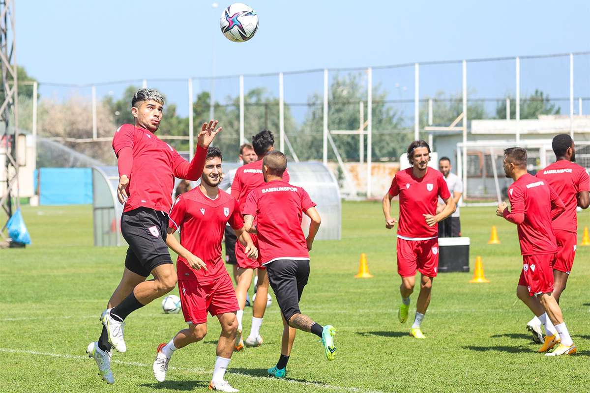 Samsunspor'da kadro sil baştan: 20 futbolcu geldi, 19 futbolcu gitti