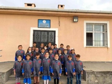 Samsunspor'dan 81 ildeki köy okullarına forma hediyesi