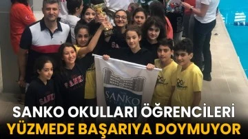 SANKO Okulları &ouml;ğrencileri y&uuml;zmede başarıya doymuyor