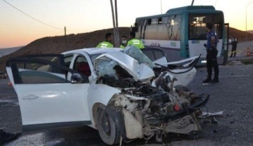Şanlıurfa'da halk otobüsü ile otomobil çarpıştı: 11 yaralı