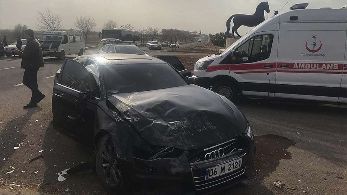 Şanlıurfa'da İYİ Parti konvoyunda trafik kazası: 4 yaralı