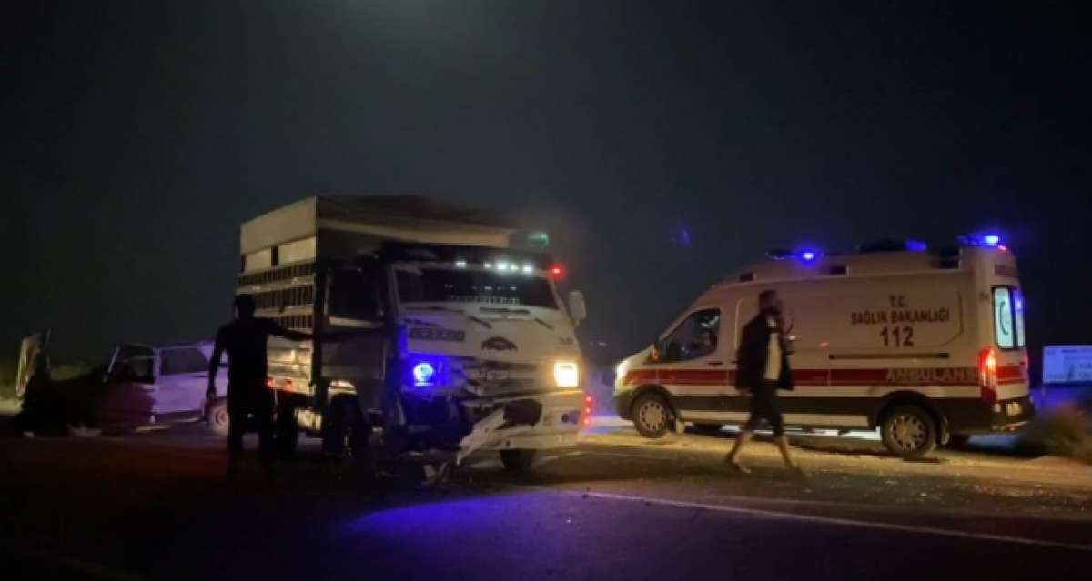 Şanlıurfa'da kamyonet ile otomobil çarpıştı: 1 yaralı