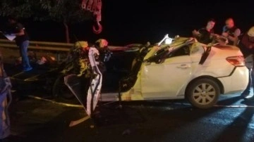 Şanlıurfa'da otomobil tıra arkadan çarptı: 2 ölü