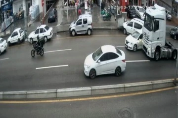 Sarhoş olduğu iddia edilen tır s&uuml;r&uuml;c&uuml;s&uuml; 7 aracı bi&ccedil;ti: 1 yaralı