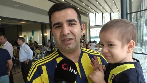 Sarı lacivertli balonlar kanseri yenen Fenerbahçeli Tamer Talha için gökyüzüne bırakıldı