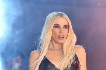 Şarkıcı G&uuml;lşen&rsquo;den &lsquo;&ouml;z&uuml;r&rsquo; paylaşımı