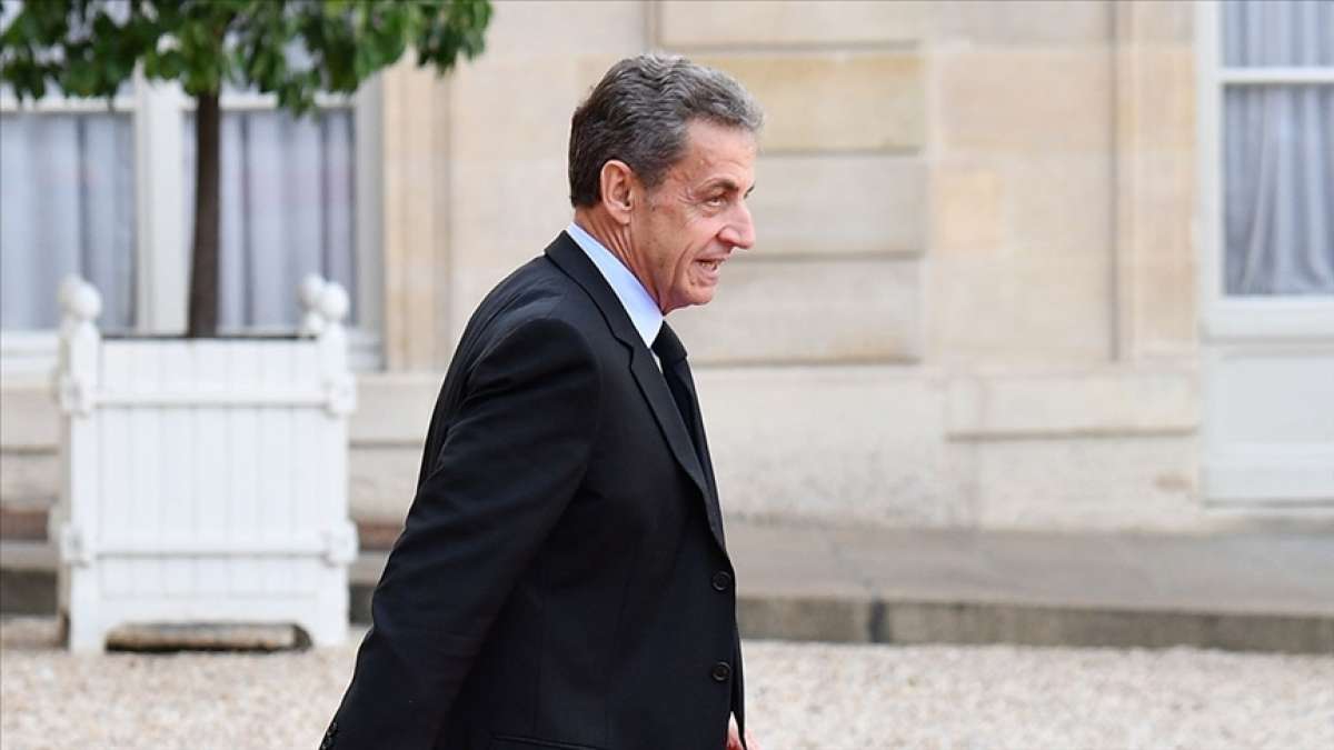 Sarkozy seçim kampanyasına yasa dışı finansman sağlamakla suçlandığı davada yargılanıyor