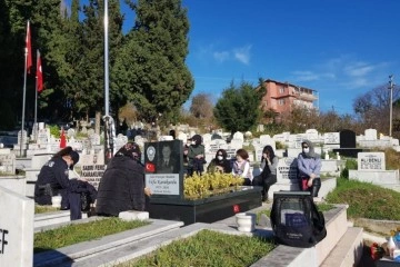 Şehit Emniyet Müdürü Vefa Karakurdu mezarı başında dualarla anıldı