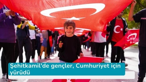 Şehitkamil'de gençler, Cumhuriyet için yürüdü