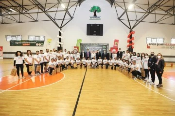 Şehitkamil'de öğretmenler günü spor turnuvaları ile kutlandı