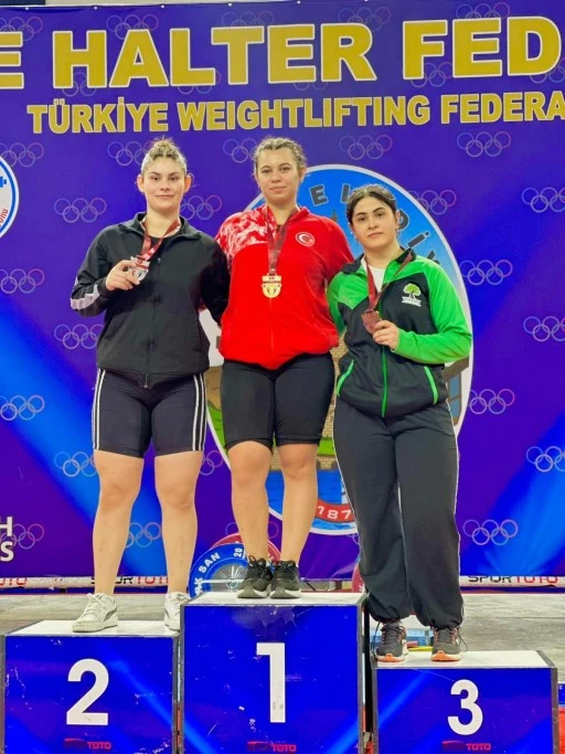 Şehitkamil sporcularından b&uuml;y&uuml;k başarı