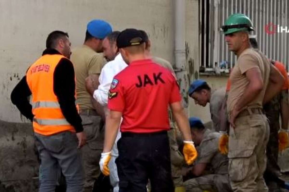 Sel felaketi sonrası kayıp ihbarı yapılan 10 kişi didik didik aranıyor