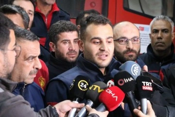 Selde y&uuml;zerek kurtulan itfaiye erleri o anları anlattı