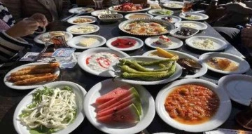 Serpme kahvaltı devri bitiyor, Diyarbakır’dan işletmeler karara destek veriyor