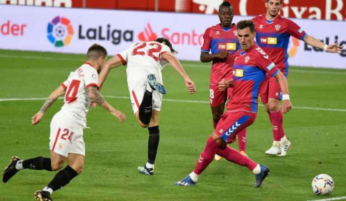 Sevilla, Elche'yi 2 golle geçti!