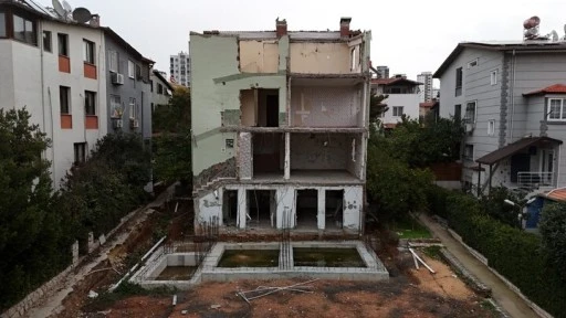 Seyhan Belediye Başkan Yardımcısı hakkında ka&ccedil;ak inşaat ve izinsiz tadilat başlattı iddiası