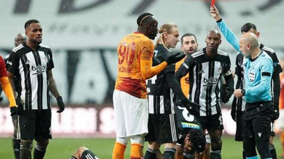 Sezonun en kritik maçında Galatasaray, şampiyonluğa koşan Beşiktaş karşısında favori gösterildi