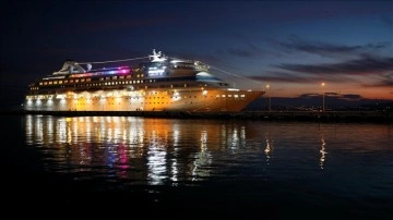 Sezonun son kruvaziyer gemisi 'Astoria Grande' Sinop'tan uğurlandı