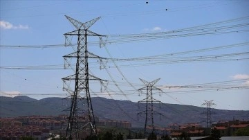 SHURA: Net sıfır hedefi i&ccedil;in elektrik sistemine yıllık 15 milyar dolar yatırım gerekiyor