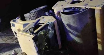 Siirt’te iş makinesi devrildi, sürücü ağır yaralandı