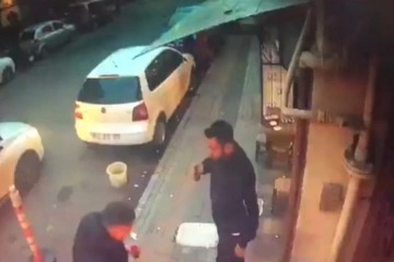 Silahlı saldırı sonrası &ccedil;aylarını yudumlamaya devam ettiler