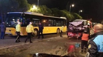 Silivri'de İETT otobüsüyle otomobil çarpıştı, 1 kişi öldü, 2 kişi yaralandı