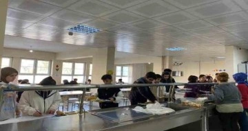 Silopi’de 10 bin 200 öğrenciye ücretsiz yemek verildi