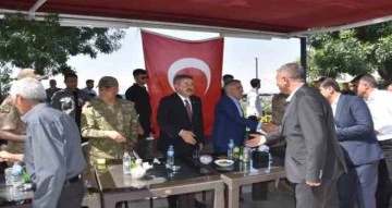 Şırnak Valisi Bilgin, vatandaşlarla bayramlaştı