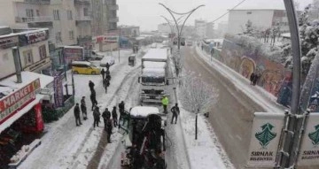 Şırnak’ta 32 yerleşim yerine kar nedeniyle ulaşım sağlanamıyor