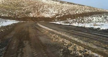 Şırnak’ta mevsimin ilk karla mücadelesi başladı