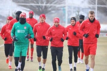 Sivasspor, Kayseri maçın yoğun tempoda hazırlanıyor