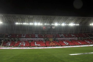 Sivasspor taraftarlarından muhteşem koreografi