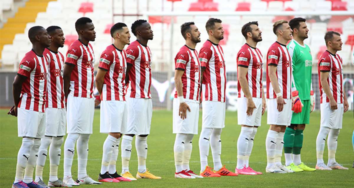 Sivasspor'da 10 futbolcunun sözleşmesi bitiyor!