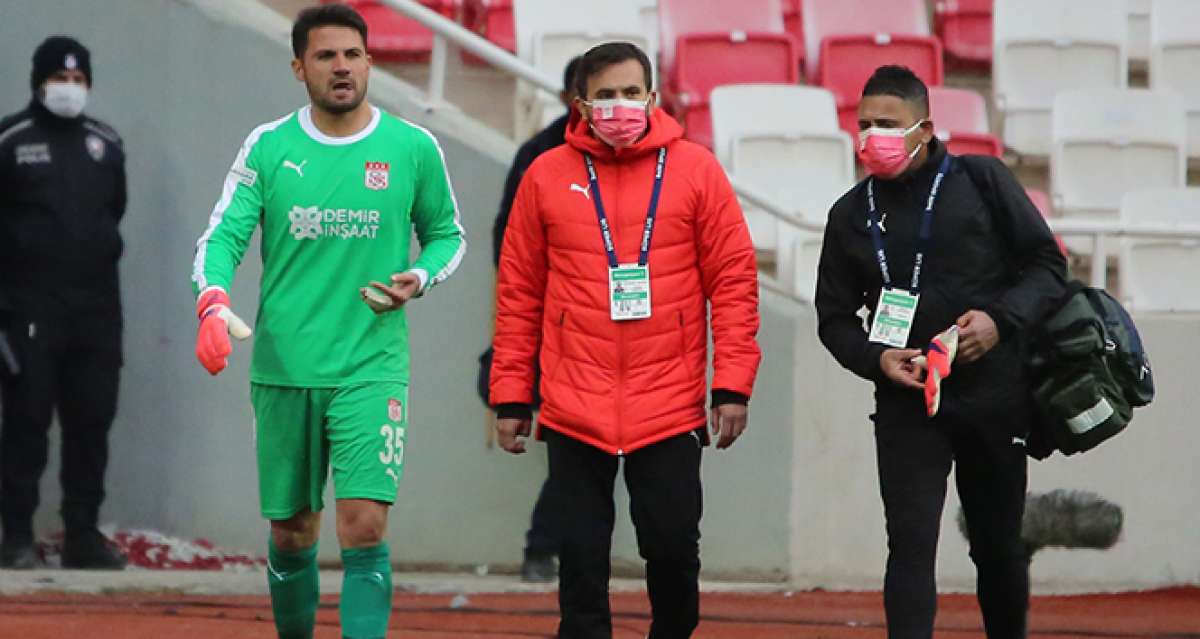 Sivasspor'da kaleci Ali Şaşal sakatlandı