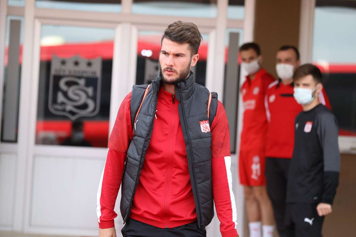 Sivasspor'da Robin Yalçın takımdan ayrılıyor!