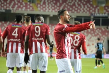 Sivassporlu Erdoğan Yeşilyurt gol sayısını 6’ya yükseltti