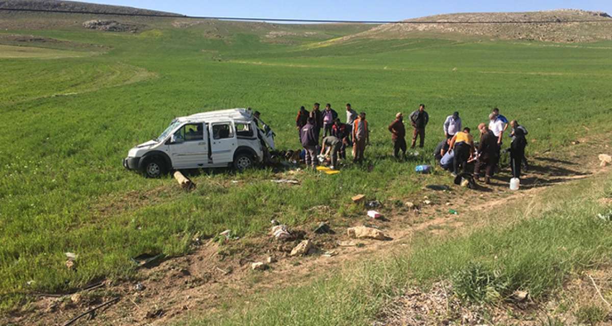 Sivas'ta kamyonet şarampole uçtu: 2'si ağır 5 yaralı