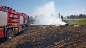 Sivas'ta tarla yangınında 25 dönüm ekili alan zarar gördü