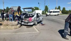 Sivil polis aracı ile otomobil çarpıştı: 2'si polis 5 yaralı