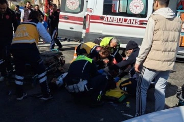 Söke'de motosiklet ve otomobil çarpıştı: 2 yaralı