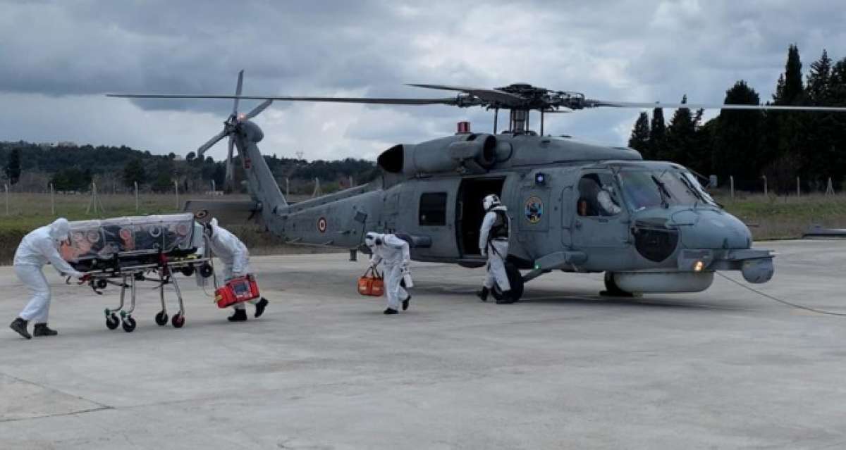 Solunum yetmezliği çeken Covid-19 hastası askeri helikopterle taşındı