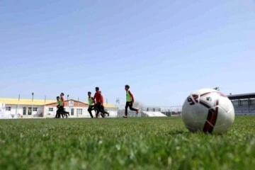 Son dakika haberleri: Genç yetenekler Büyükşehir Belediyespor Kulübüne kazandırıldı