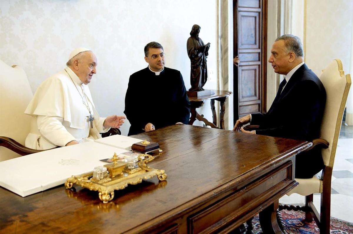 Son dakika haberleri... Irak Başbakanı el-Kazımi, Papa Francis ile bir araya geldi