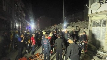 Son dakika: Malatya'da çöken binanın enkazında kalan vatandaşın cansız bedenine ulaşıldı