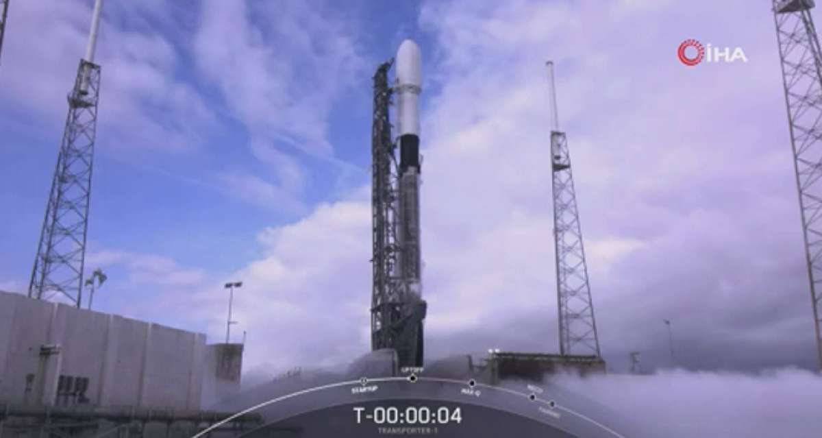 SpaceX, uzaya tek seferde 143 uydu gönderdi