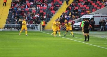 Spor Toto Süper Lig: Gaziantep FK: 0 - Y.Kayserispor: 1 (İlk yarı)