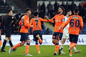 Spor Toto Süper Lig: Medipol Başakşehir: 2 - Adana Demirspor: 1
